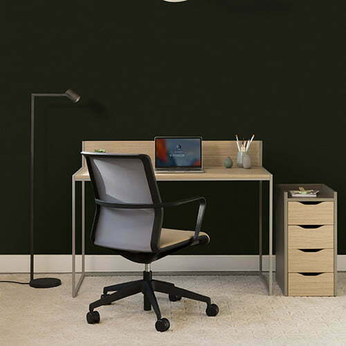 Crate regular desk with upstand and circo chair